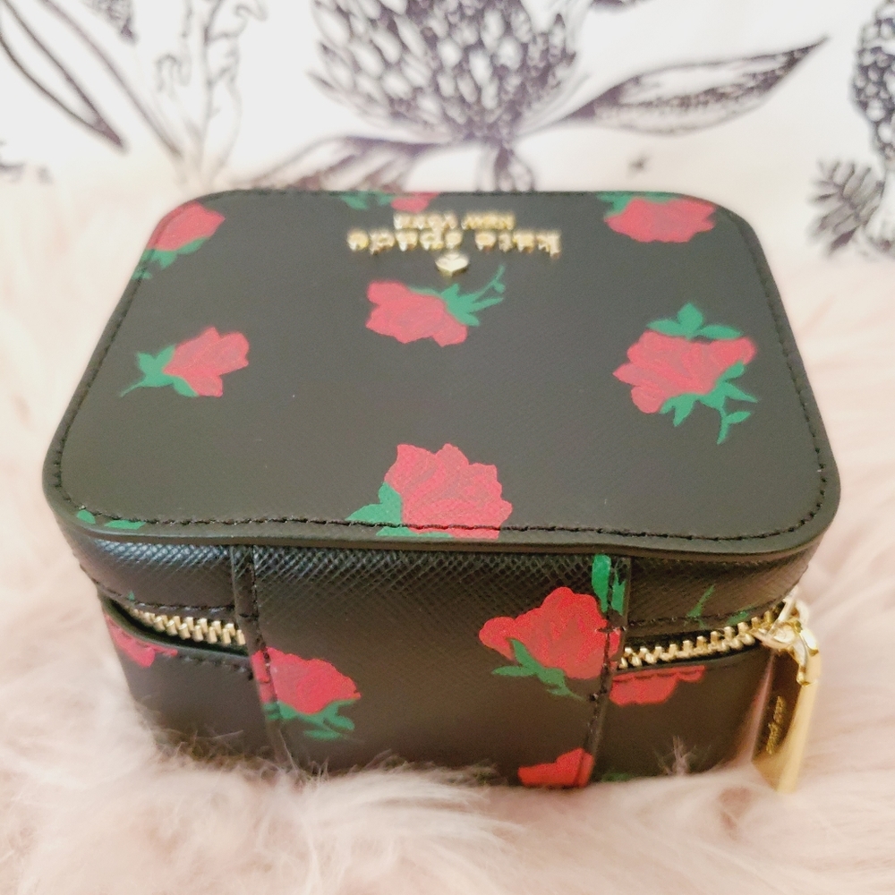 NWT KATE SPADE ROSE BLACK RING COSMETIC CASE RED - Picture 2 of 3